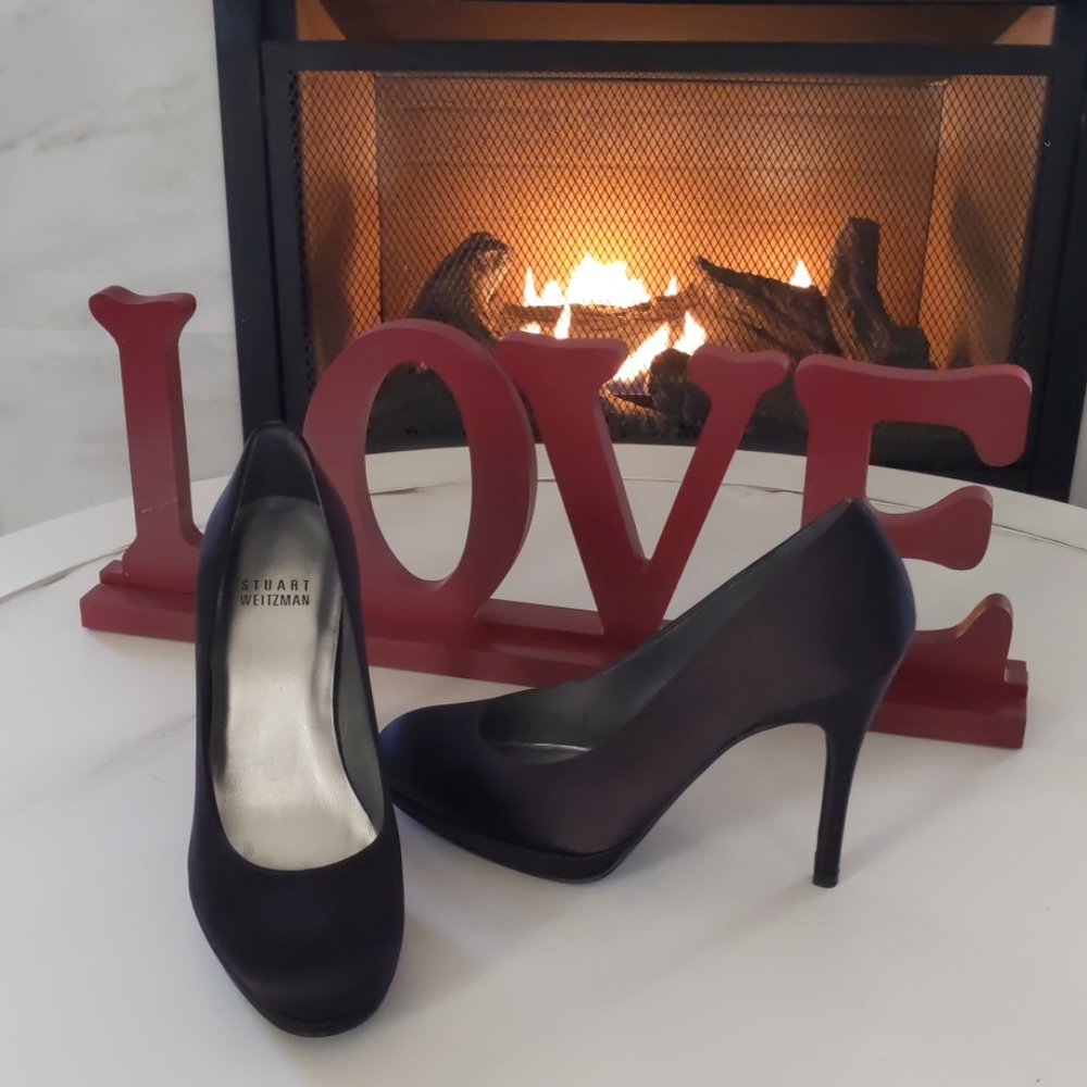 Stuart Weitzman Black satin pumps sz 6